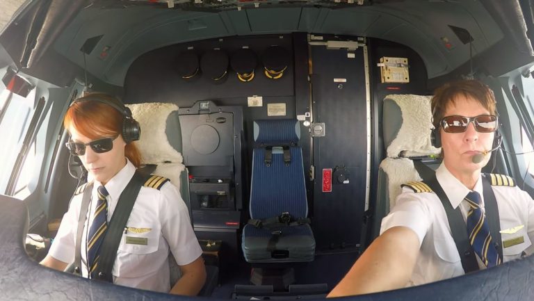 Female pilots flying high around the world | Emirates - Havayolu 101