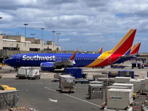 Southwest'e ait bir Boeing 737, Honolulu Havalimanı'nda görülüyor (Temmuz 2024)