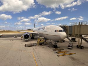 United Airlines - Boeing 777-200