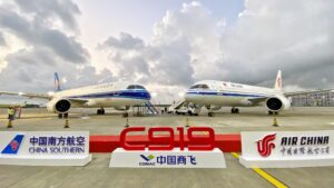 Air China ve China Southern Airways, Comac C919 tipi ilk yolcu uçaklarını 28 Ağustos'ta teslim aldı.