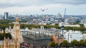 Londra'da kan örnekleri, İHA'larla taşınmaya başlandı.